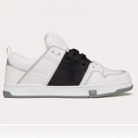 Brand new never worn Valentino open skate sneaker. Size 44 - Picture 3 of 4